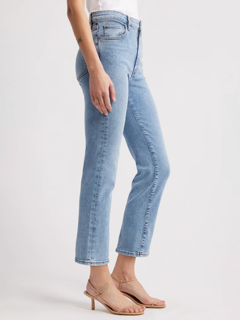 The Pencil Crop Jean in Lark